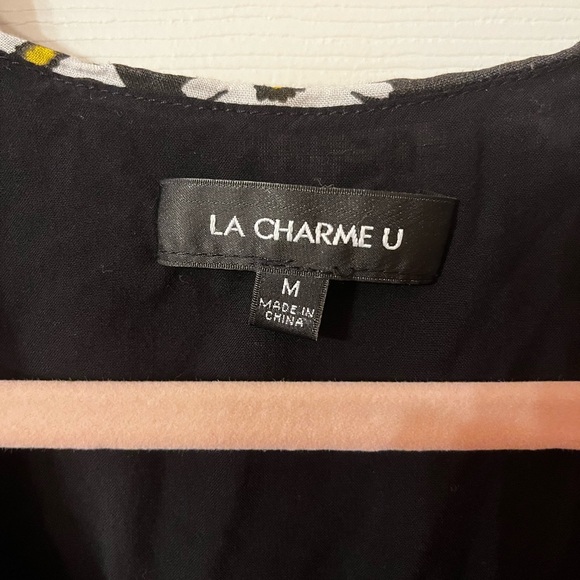 Women’s Short Sleeve Sunflower Romper - Picture 5 of 5